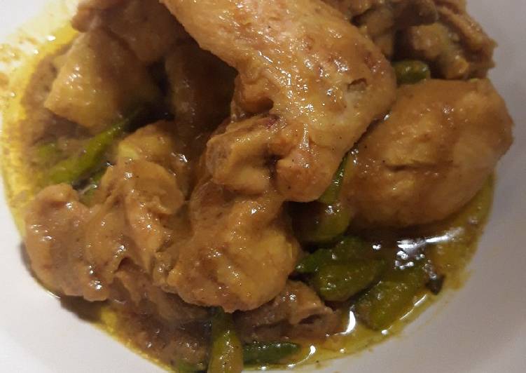 DICOBA! Resep Ayam bumbu kuning cabai rawit masakan rumahan simple