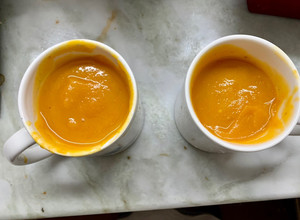 Una foto de Sopa crema de calabacín en sopera eléctrica