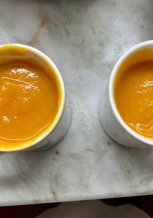 Una foto de Sopa crema de calabacín en sopera eléctrica