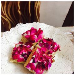 A picture of Rose brownie.