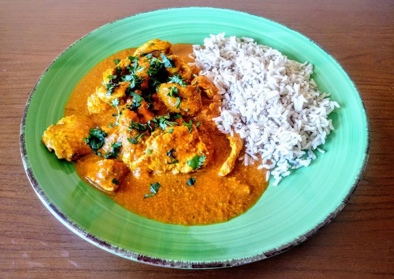 Pollo tikka masala con arroz basmati integral