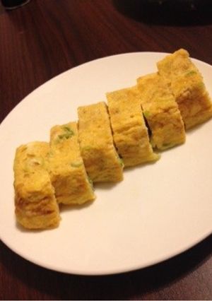 A picture of Japanese-Style Rolled Omelet with Scallions (Negi Dashimaki Tamago).