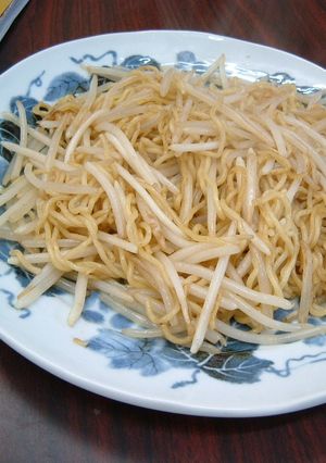 A picture of Bean Sprout Only Yakisoba.