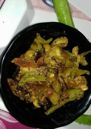 A picture of Karonda mirchi.