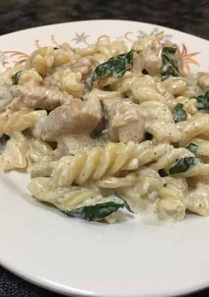 A picture of My Chicken Fettuccine with Spinach.