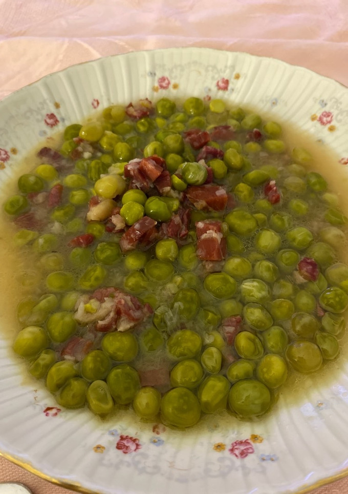 Una foto de Guisantes con jamón