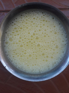 கோல்டன் மில்க் (Golden milk recipe in tamil) செய்முறை முக்கிய புகைப்படம்