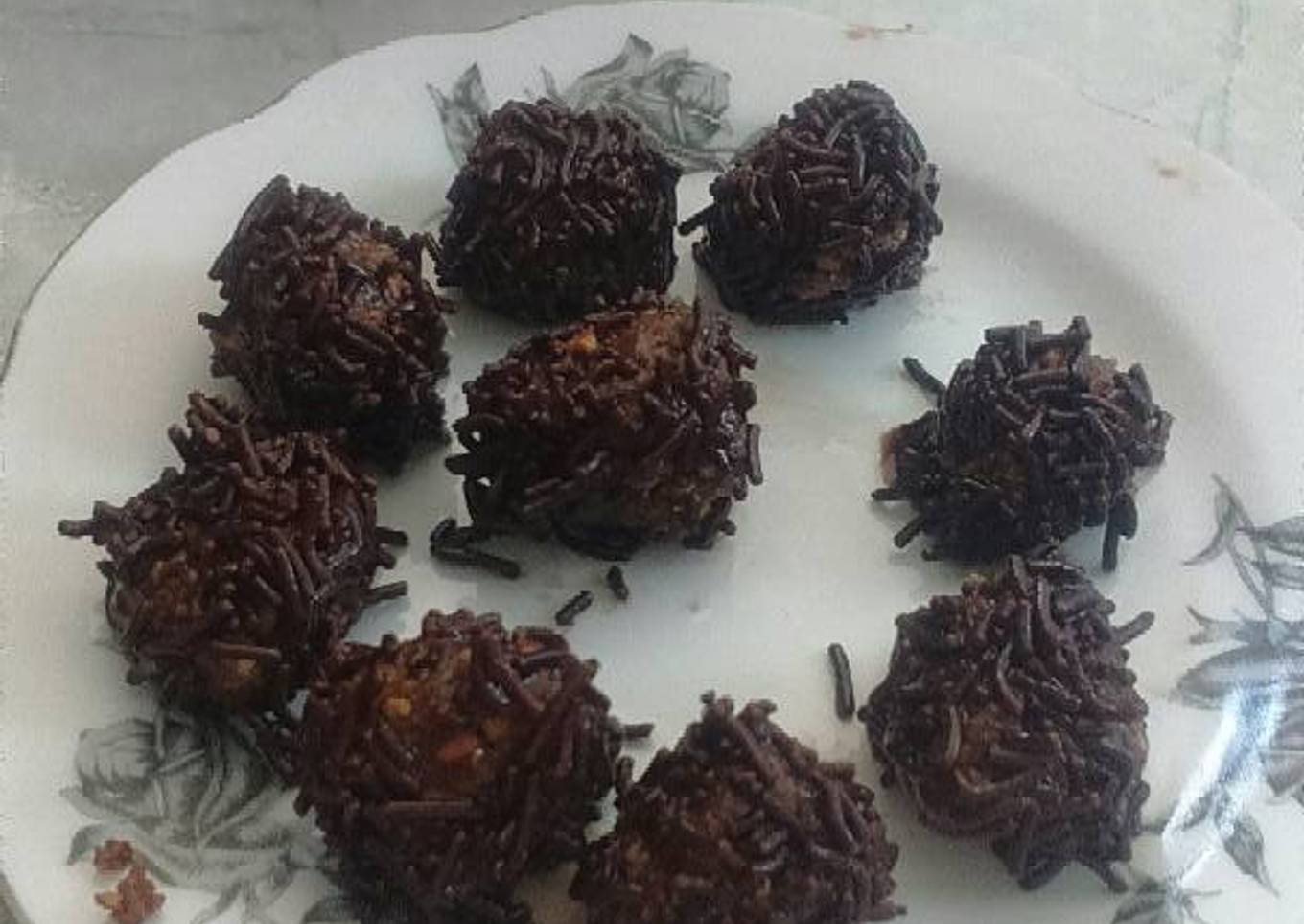 Bola bola coklat ������������