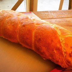 A picture of Challah.