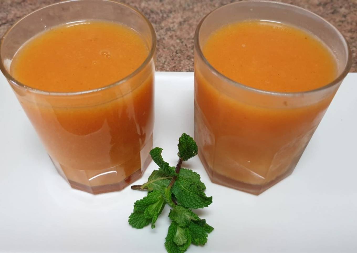 Batido de caqui rico, sano y nutritivo / comida de Marruecos
