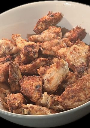 A picture of Crispy Naked Air-Fried Chicken Wings.