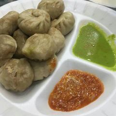 A picture of Momos.