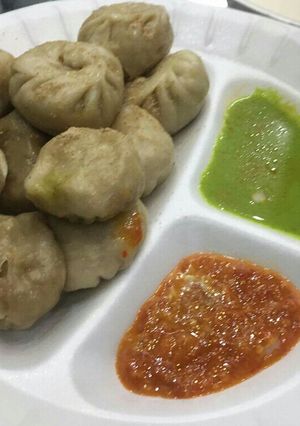 A picture of Momos.
