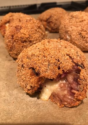 A picture of Arancini (no eggs).