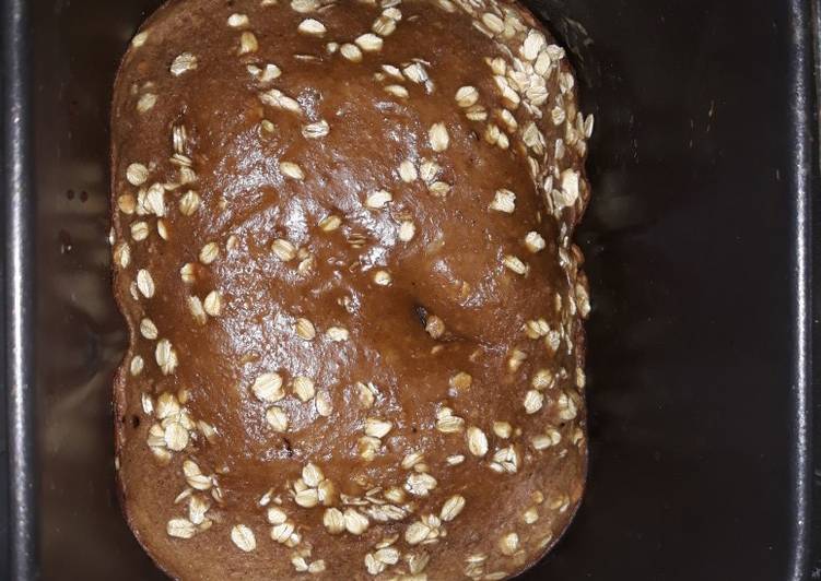 Bizcocho de espelta y avena con plátano en panificadora