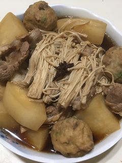 豬軟骨滷白蘿蔔(電鍋料理) 的食譜成品照片