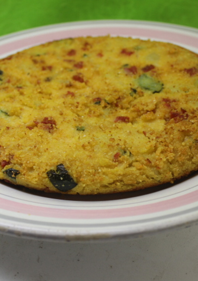 Una foto de Tortilla de garbanzos con chorizo