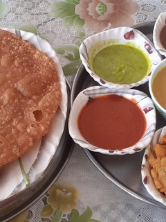 દાલ પકવાન (Dal Pakwan Recipe In Gujarati) રેસીપી મુખ્ય ફોટો