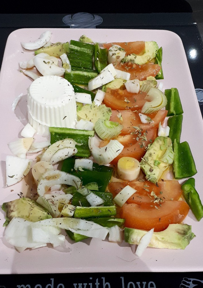 Una foto de ¡Mi ensalada express completísima!