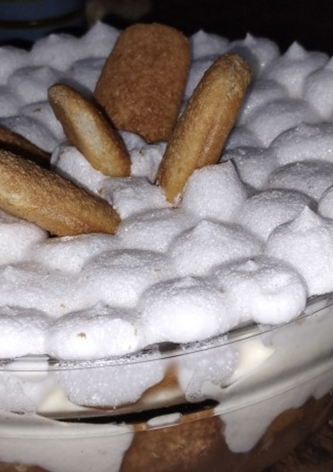 Una foto de Postre de crema de limón y vainillas!! 🍋🍋