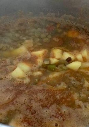 Una foto de Lentejas argentinas (siempre salen ricas)..........receta de mamá