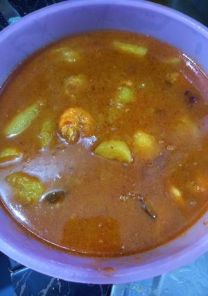পটল ও আলু দিয়ে চিংড়ি মাছের ঝোল(potol o aloo diye chingri macher jhol recipe in Bengali) রেসিপির প্রধান ছবি