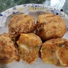A picture of Chees balls.