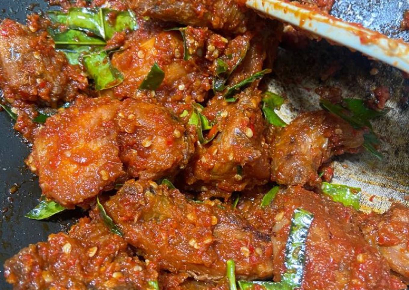 Ayam pedas daun jeruk