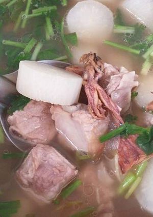 รูปของ ต้มจืดซี่โครงหมูหัวไชเท้าใส่หมึกแห้ง