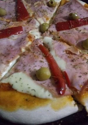 Una foto de Pizza a la piedra 😍