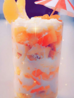 क्रीमी फ्रूट सैलेड (creamy fruit salad recipe in Hindi) रेसिपी मुख्य फोटो