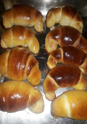 Una foto de Medialunas muy ricas y fáciles!