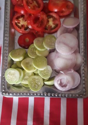 सलाद (salad recipe in Hindi) रेसिपी मुख्य फोटो