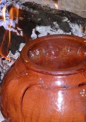 Φωτογραφία της συνταγής Φασολάδα στην γάστρα στο τζάκι