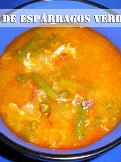 Una foto de Sopa de espárragos verdes