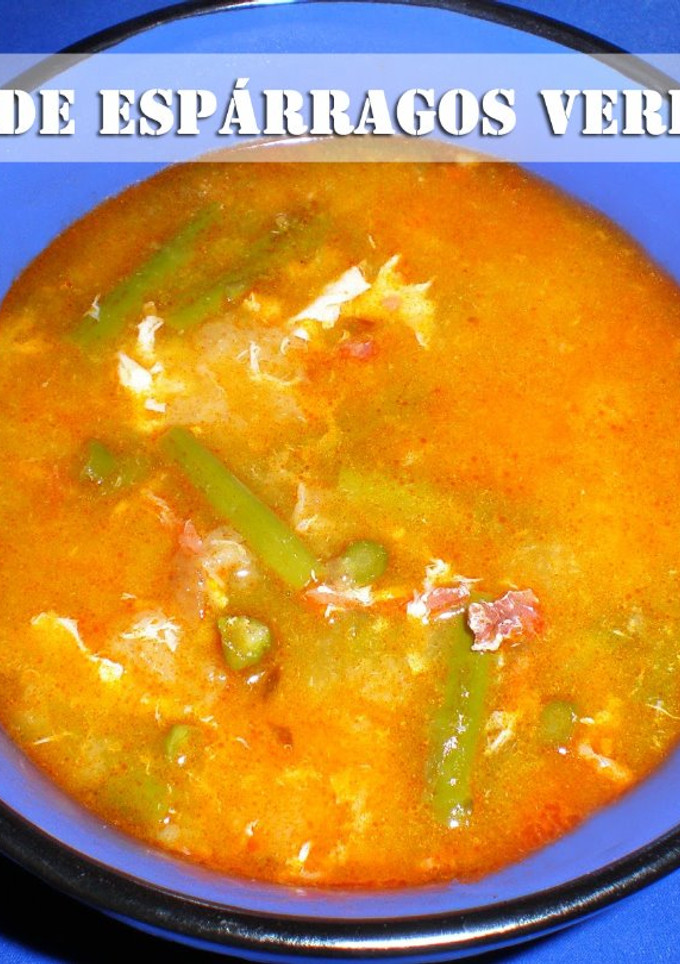 Una foto de Sopa de espárragos verdes
