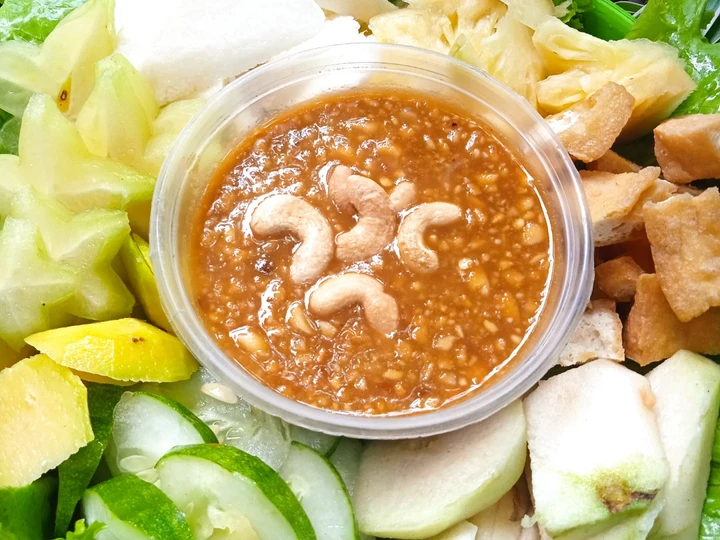 Cara Gampang Membuat Resep Rujak manis bumbu kacang mede yang Sempurna Anti Ribet, Lezat Sekali