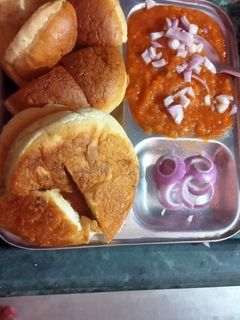 पाव भाजी (pav bhaji recipe in Hindi) रेसिपी मुख्य फोटो