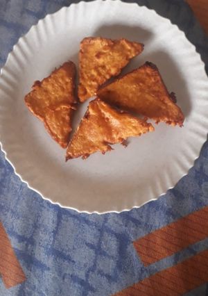 बेसन के ब्रेड पकोड़े(besan ke bread pakode recipe in hindi) रेसिपी मुख्य फोटो