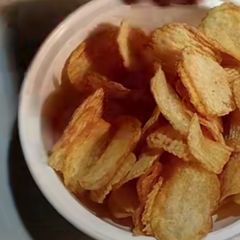A picture of Homemade potato chips.