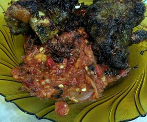 Praktis, Memasak Iga Penyet dengan Sambal Terasi Dadakan Paling Enak