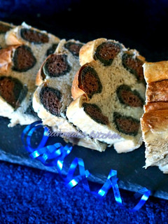 A picture of Leopard bread.