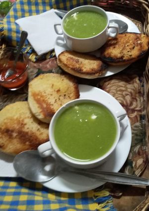 Una foto de Crema de zapallo italiano con queso de cabra
