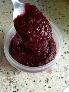 Una foto de Mermelada de moras súper fácil!!
