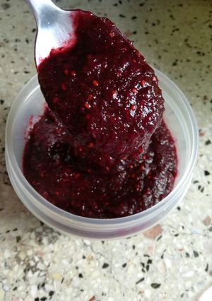 Una foto de Mermelada de moras súper fácil!!