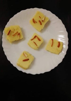 A picture of Milk powder burfi.