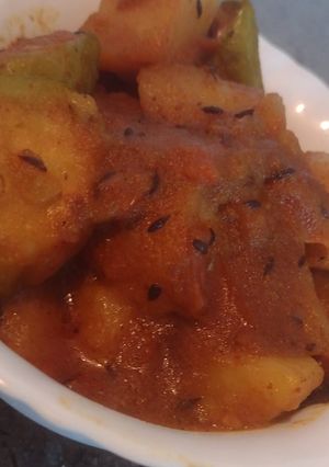 আলু পটলের ডালনা (Aloo potoler dalna recipe in Bengali) রেসিপির প্রধান ছবি