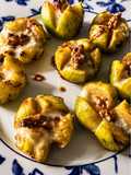 Higos asados con queso, nueces y miel