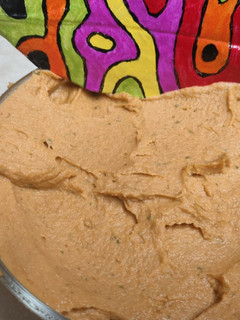 Una foto de Hummus o crema de garbanzos