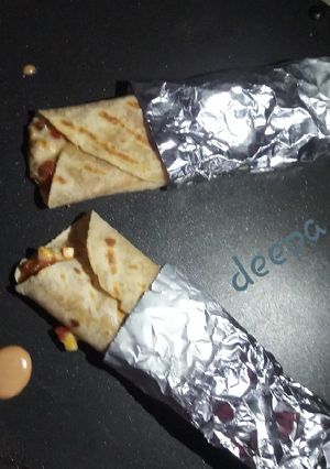 A picture of Healthy pizza wrap.